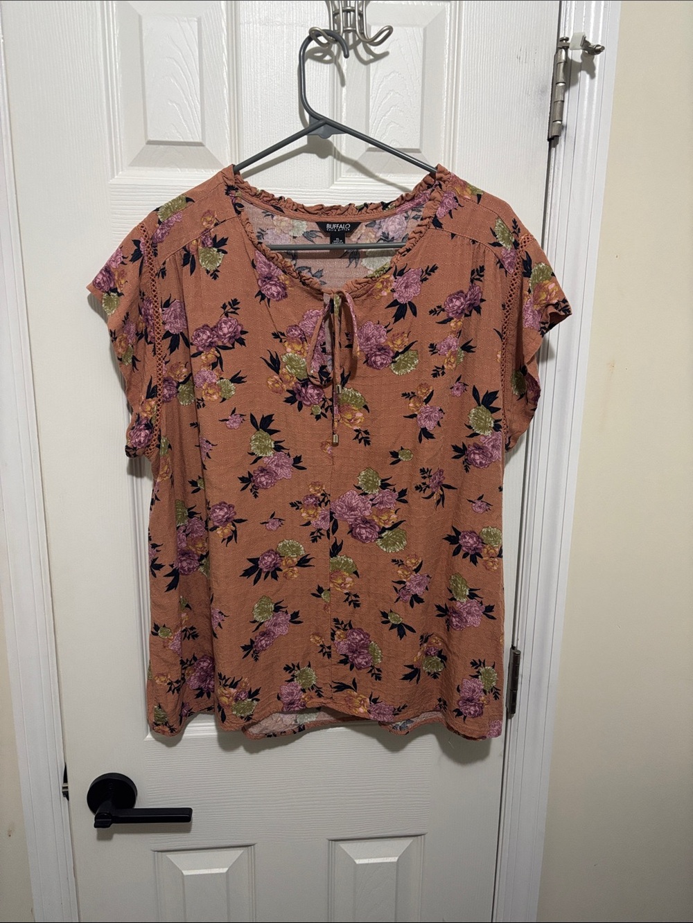 Buffalo David Bitton Rose Floral Tie-Neck Top in Rust